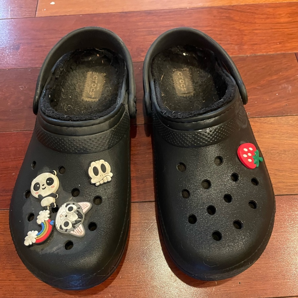 Black Crocs fleece lined with jibbitz- GUC😄J3